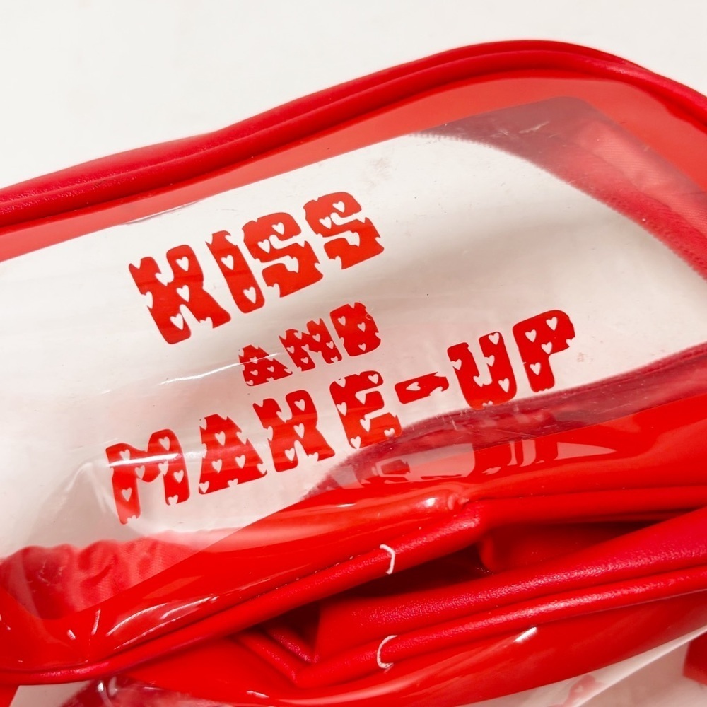 THE VINTAGE COSMETICS COMPANY Women’s Red Clear KISS & MAKE UP Toiletry Bag